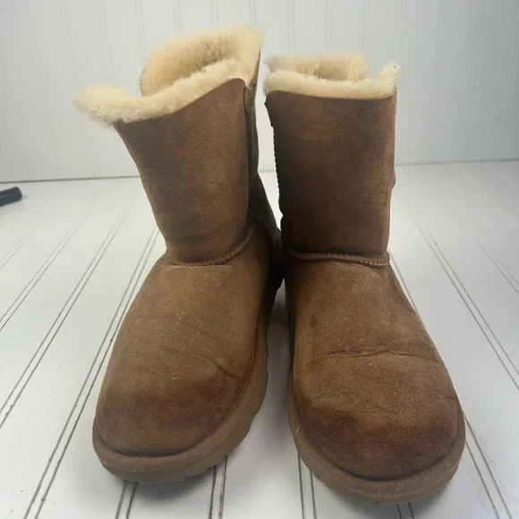 UGG Bailey Button II Boots โ Womenโs Size 6 (Chestnut, Shearling-Lined) - Picture 4 of 9
